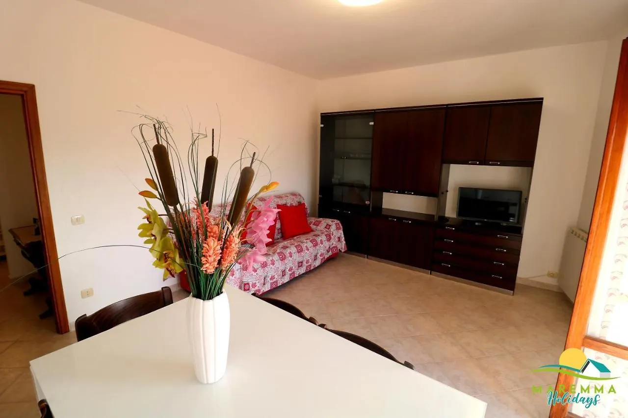 Maremma Holidays:San Leopoldo Apartment Follonica Italy