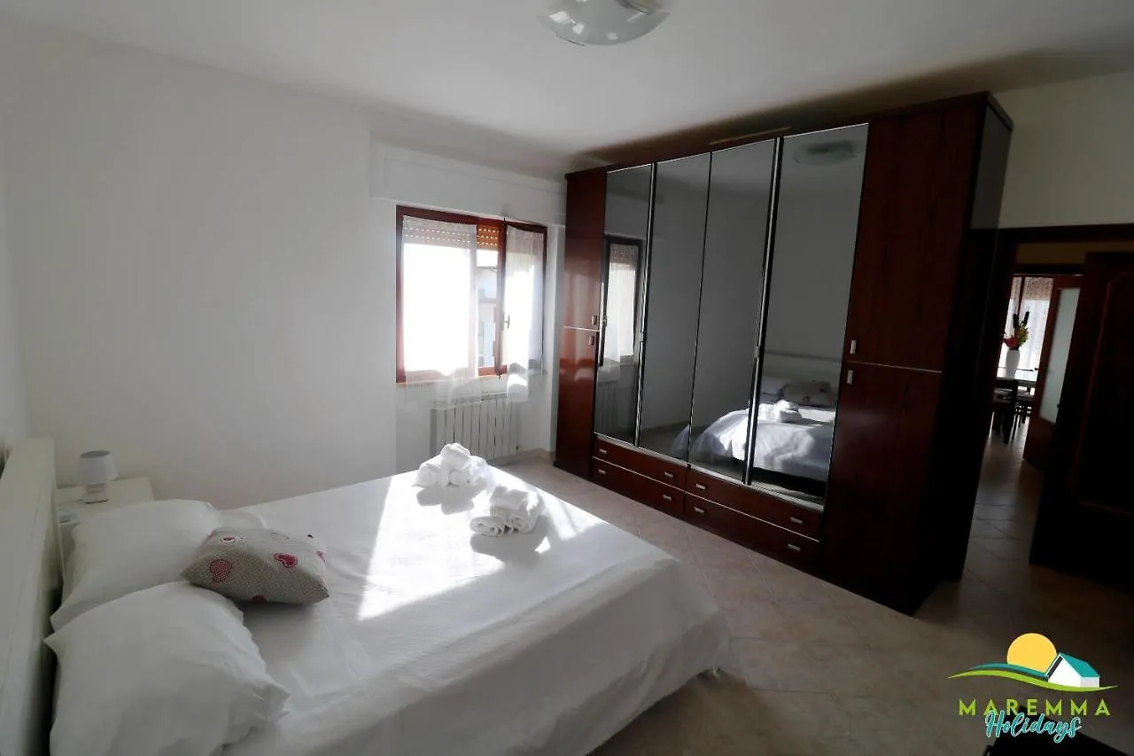 Maremma Holidays:San Leopoldo Apartment Follonica Italy